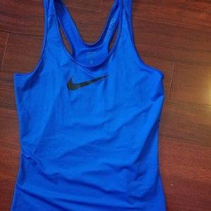 nike pro cool drifit tank top women's medium